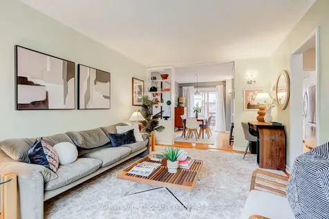 32A Vermont Avenue Toronto ON M6G 1X7