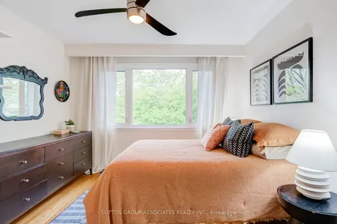 32A Vermont Avenue Toronto ON M6G 1X7