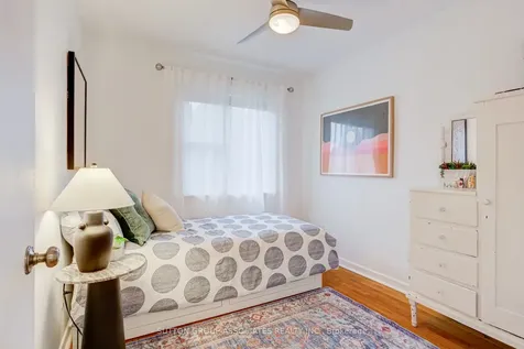 32A Vermont Avenue Toronto ON M6G 1X7