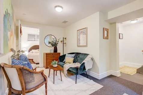 32A Vermont Avenue Toronto ON M6G 1X7