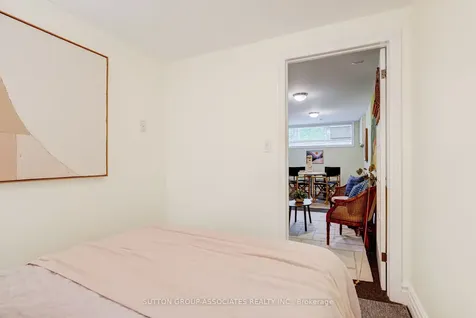 32A Vermont Avenue Toronto ON M6G 1X7
