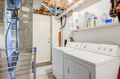 32A Vermont Avenue Toronto ON M6G 1X7