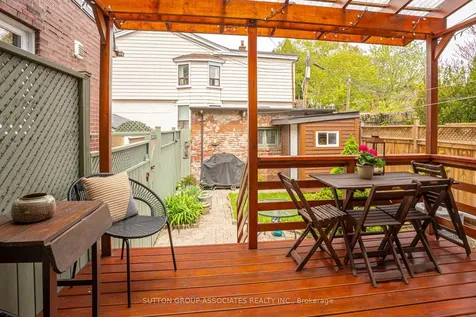 32A Vermont Avenue Toronto ON M6G 1X7