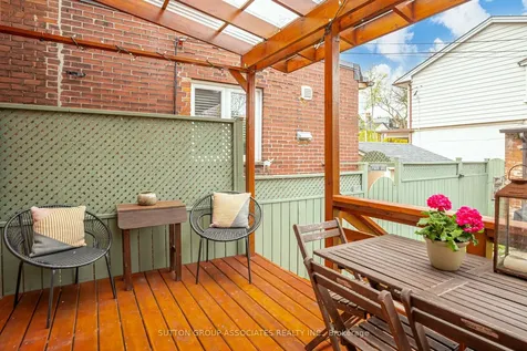32A Vermont Avenue Toronto ON M6G 1X7
