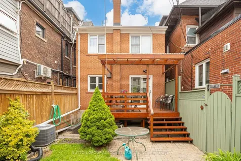 32A Vermont Avenue Toronto ON M6G 1X7