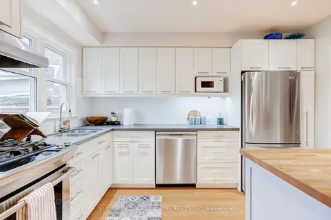 32A Vermont Avenue Toronto ON M6G 1X7