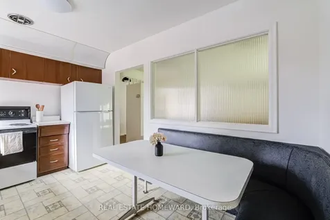 36 Hesketh Court Toronto ON M4A 1M6