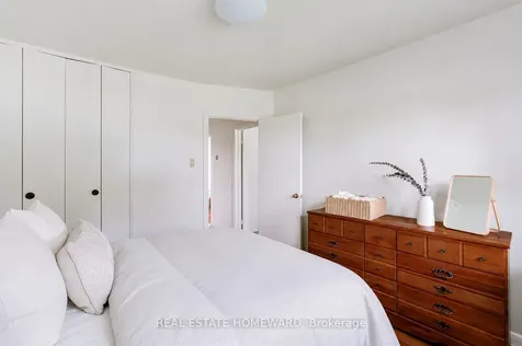 36 Hesketh Court Toronto ON M4A 1M6