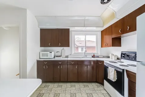 36 Hesketh Court Toronto ON M4A 1M6