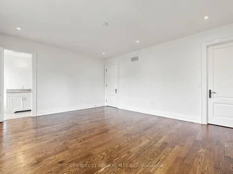 111 Byng Avenue Toronto ON M2N 4K5