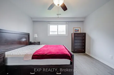 124 Chipwood Crescent Toronto ON M2J 3X7