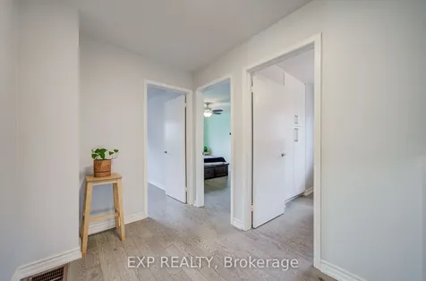 124 Chipwood Crescent Toronto ON M2J 3X7
