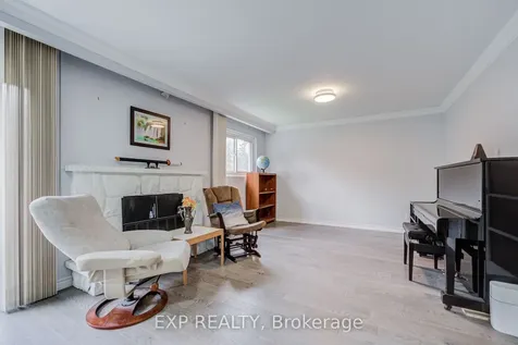 124 Chipwood Crescent Toronto ON M2J 3X7