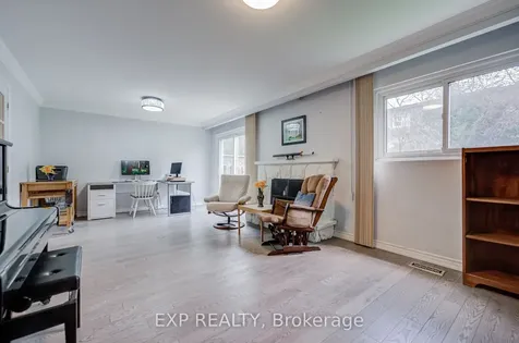 124 Chipwood Crescent Toronto ON M2J 3X7