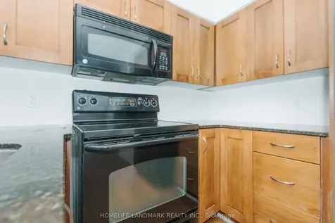 2181 Yonge Street Toronto ON M4S 2B1