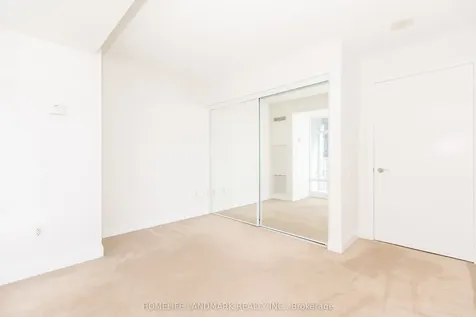 2181 Yonge Street Toronto ON M4S 2B1