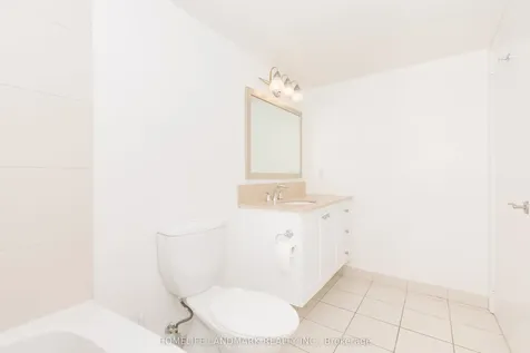 2181 Yonge Street Toronto ON M4S 2B1