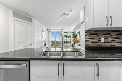 4968 Yonge Street Toronto ON M2N 7G9