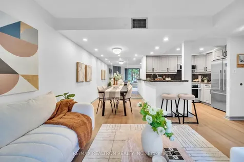 19 Dundonald Street Toronto ON M4Y 1K3