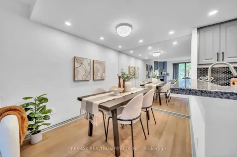 19 Dundonald Street Toronto ON M4Y 1K3