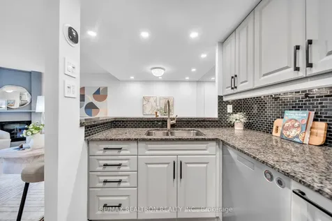 19 Dundonald Street Toronto ON M4Y 1K3