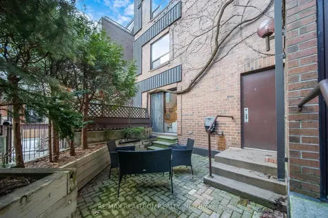 19 Dundonald Street Toronto ON M4Y 1K3