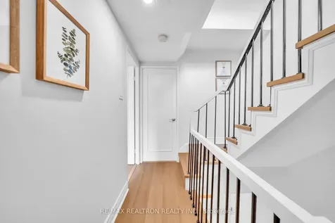 19 Dundonald Street Toronto ON M4Y 1K3