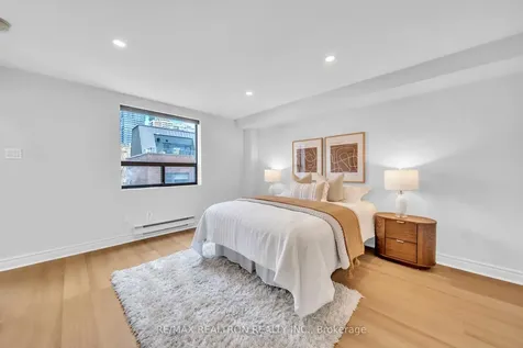 19 Dundonald Street Toronto ON M4Y 1K3