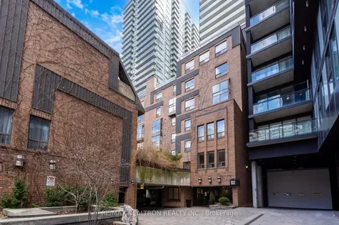 19 Dundonald Street Toronto ON M4Y 1K3