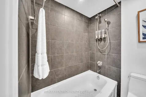 19 Dundonald Street Toronto ON M4Y 1K3