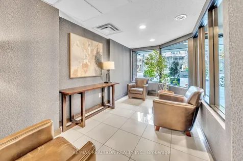 19 Dundonald Street Toronto ON M4Y 1K3