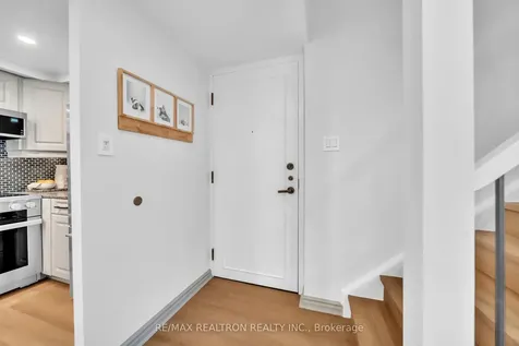 19 Dundonald Street Toronto ON M4Y 1K3