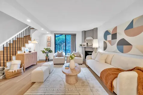 19 Dundonald Street Toronto ON M4Y 1K3