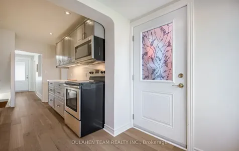 127 Rumsey Road Toronto ON M4G 1P3
