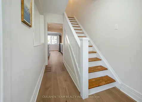 127 Rumsey Road Toronto ON M4G 1P3