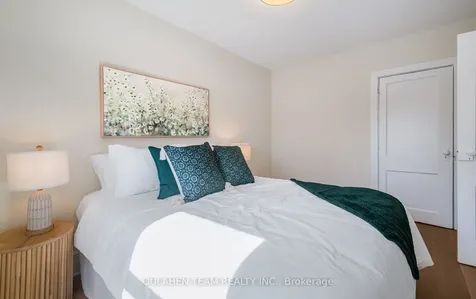 127 Rumsey Road Toronto ON M4G 1P3