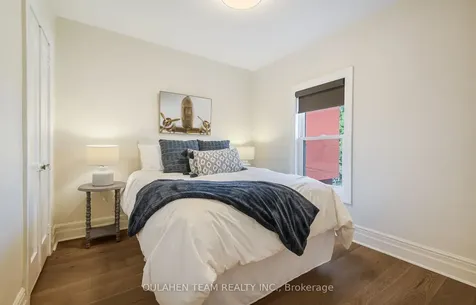 127 Rumsey Road Toronto ON M4G 1P3
