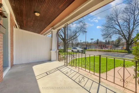 127 Rumsey Road Toronto ON M4G 1P3