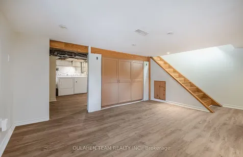 127 Rumsey Road Toronto ON M4G 1P3