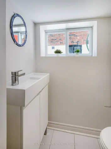 127 Rumsey Road Toronto ON M4G 1P3