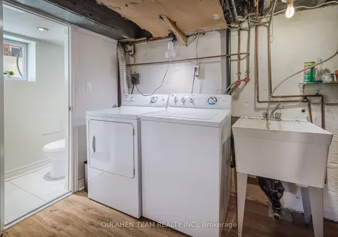 127 Rumsey Road Toronto ON M4G 1P3