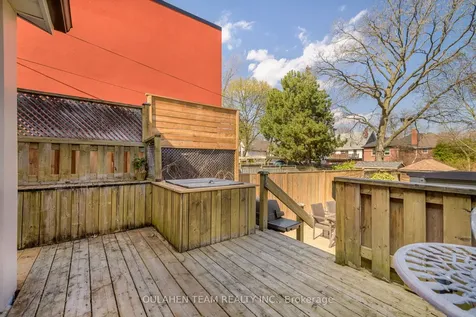 127 Rumsey Road Toronto ON M4G 1P3
