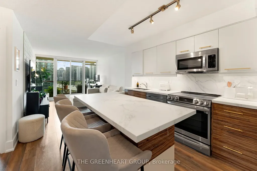 209 Fort York Boulevard Toronto ON M5V 4A1