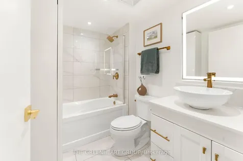 209 Fort York Boulevard Toronto ON M5V 4A1