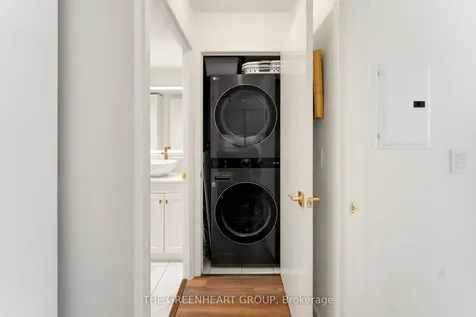 209 Fort York Boulevard Toronto ON M5V 4A1