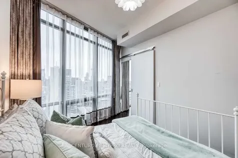 832 Bay Street Toronto ON M5S 1Z6