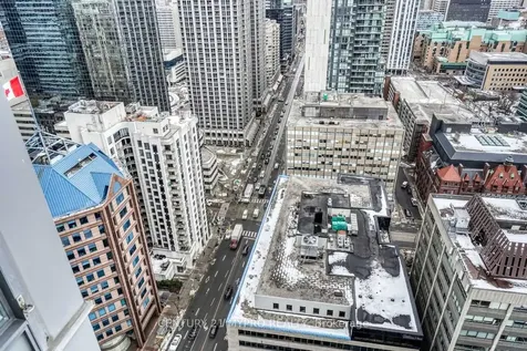 832 Bay Street Toronto ON M5S 1Z6