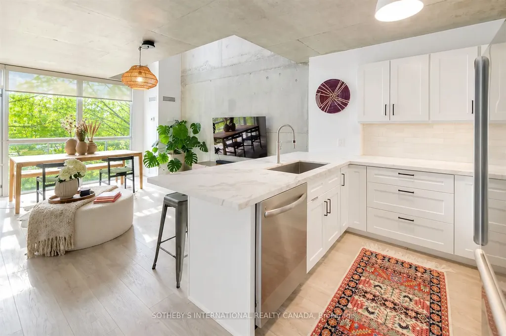 954 King Street W Toronto ON M6K 3L9