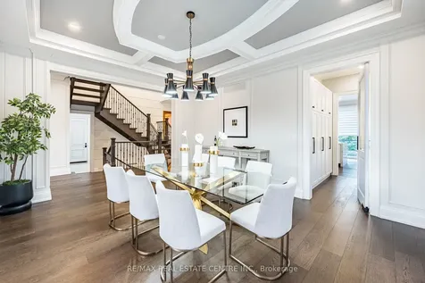15 Montford Drive Toronto ON M2M 3H2