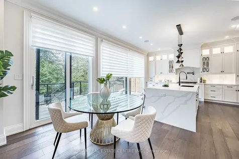 15 Montford Drive Toronto ON M2M 3H2